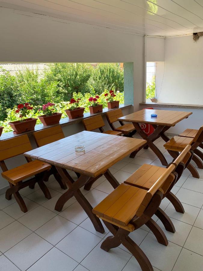 Hotel Casa Pestelui Două Mai Esterno foto
